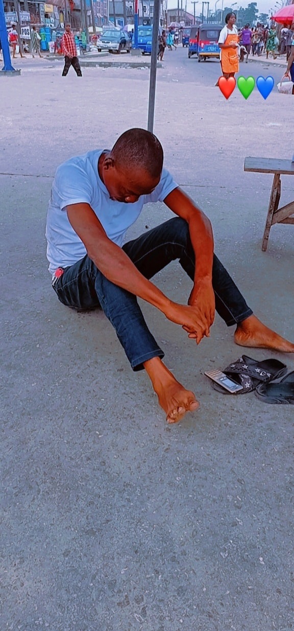 Suspected phone snatcher publicly flogged in Bayelsa